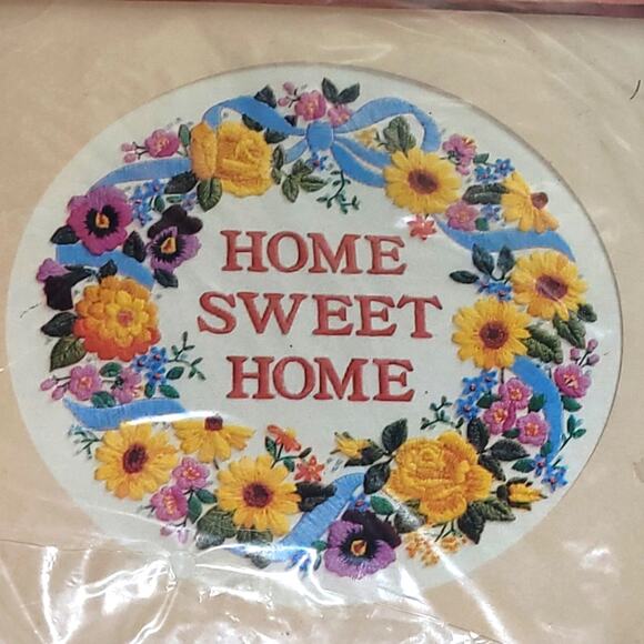 Vintage The Creative Circle Home Sweet Home Crewel Stitchery Embroidery Kit USA - Picture 1 of 10